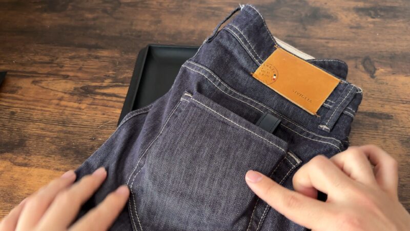 ヒップポケット革財布（小銭入れ付き）のポケット収納