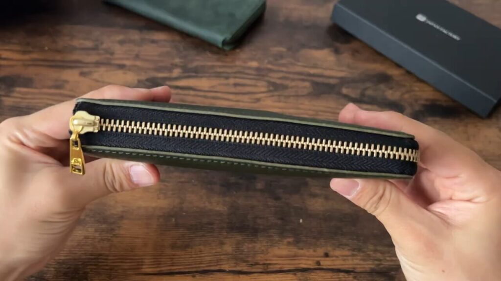 TIDY2.0MANOの中身を入れた状態での厚み