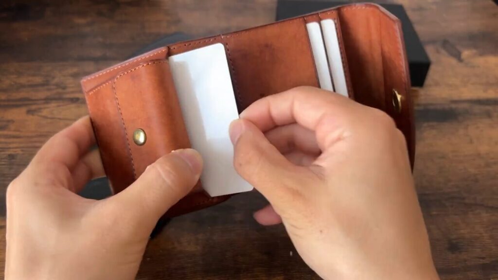 BRUSH(ブラッシュ)のricco(リッコ)の小銭入れ裏のカードポケット