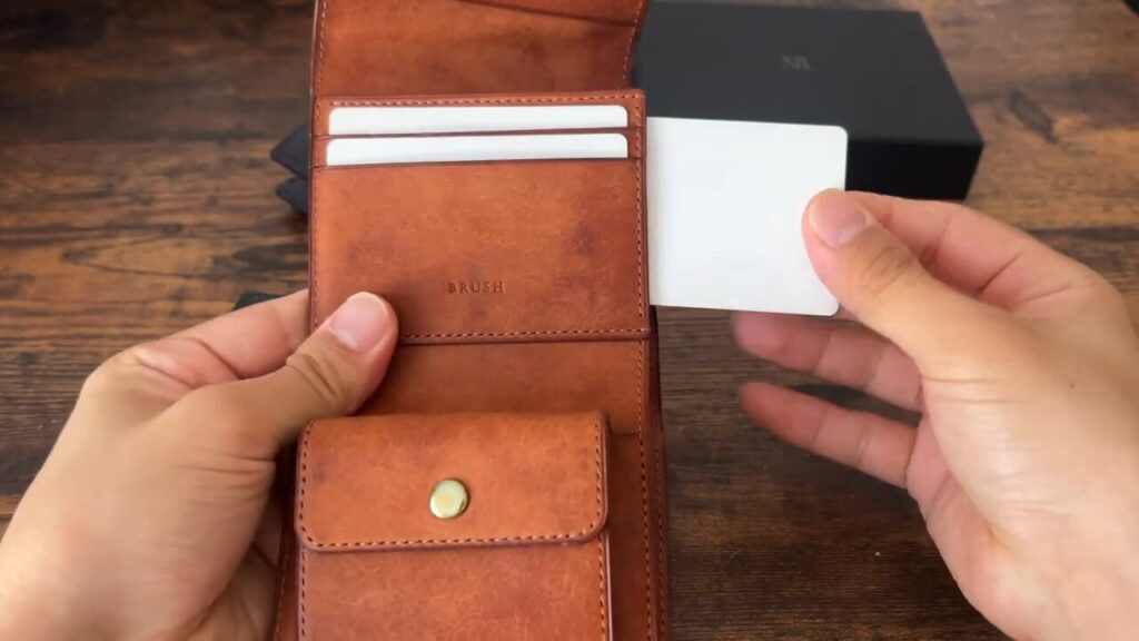 BRUSH(ブラッシュ)のricco(リッコ)裏のカードポケット