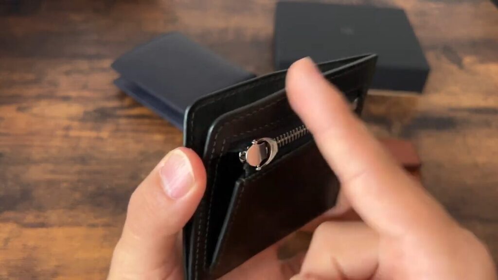 BRUSH(ブラッシュ)のFeather(フェザー)のデザイン