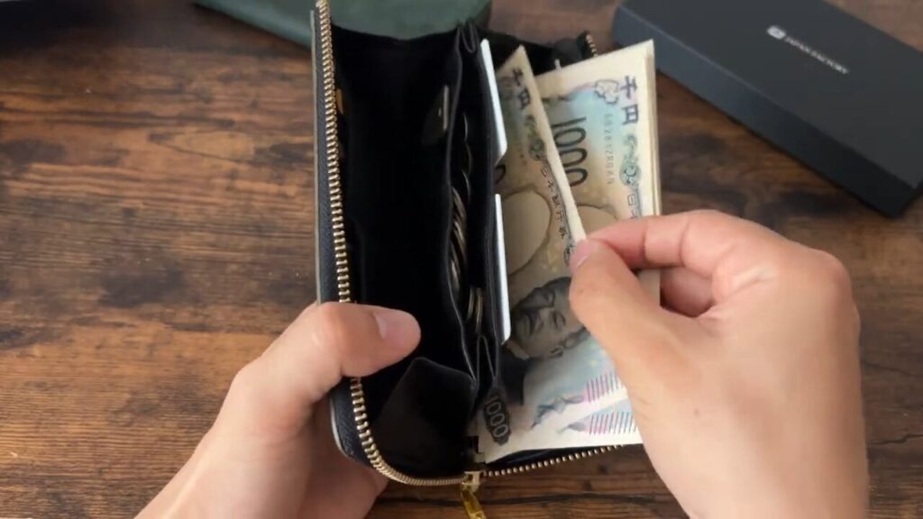 TIDY2.0MANOの札の取り出しシーン