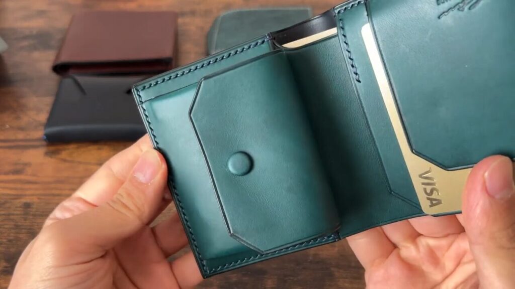 Lutece（リュテス）のSpina（スピナ）の小銭入れのホック