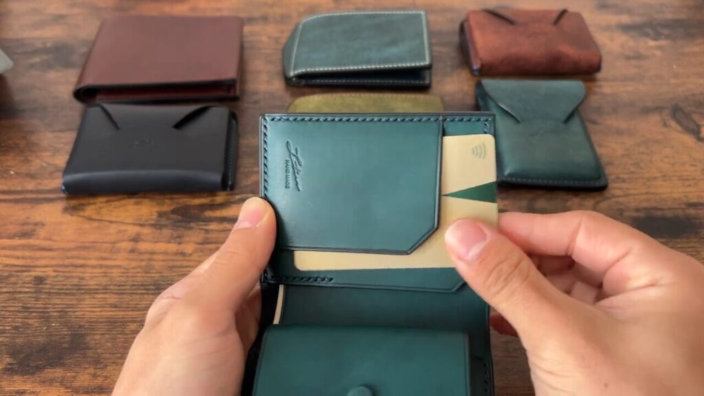 Lutece（リュテス）のSpina（スピナ）のカードを取り出すシーン