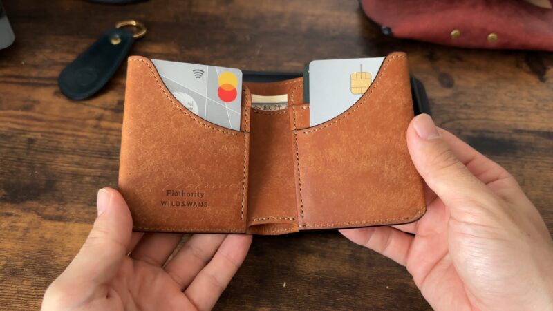 ホールドウォレットの内装のデザイン