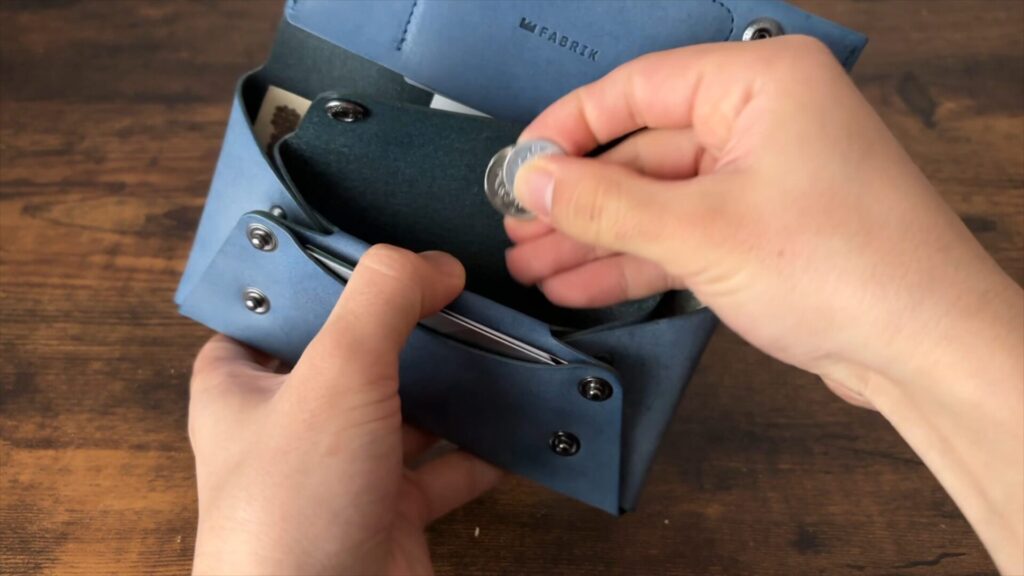 ファブリックの長財布の小銭入れ