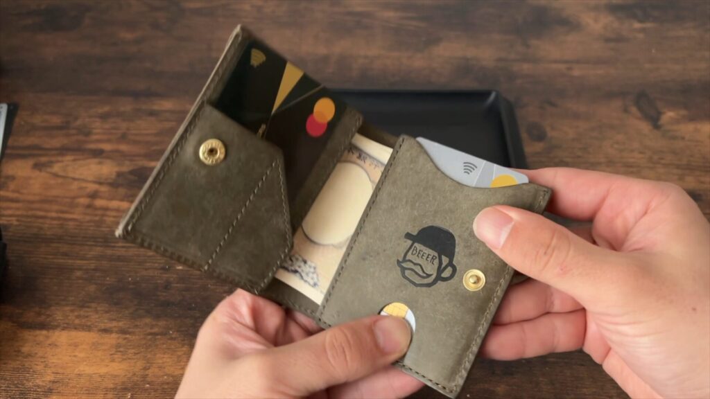 ビアベリーのハッチバックスリムのカードポケット