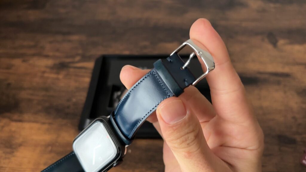 アニリン染めコードバンの美しさがわかる画像