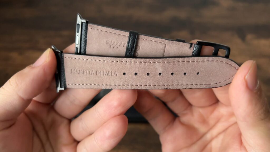 アップルウォッチバンドの裏面がヌバックカーフ