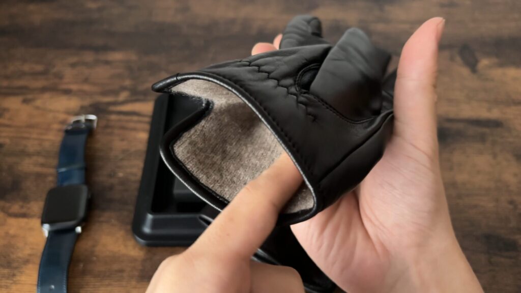レザーグローブの内装がカシミヤ100