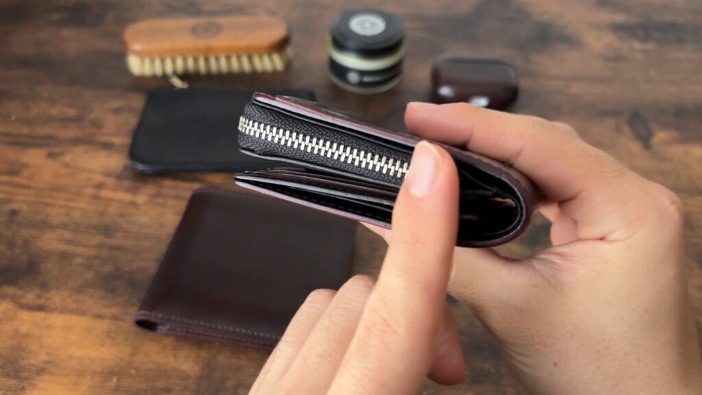 ガンゾ コードバンRC Lファスナー二つ折り財布ファスナー側のコバ