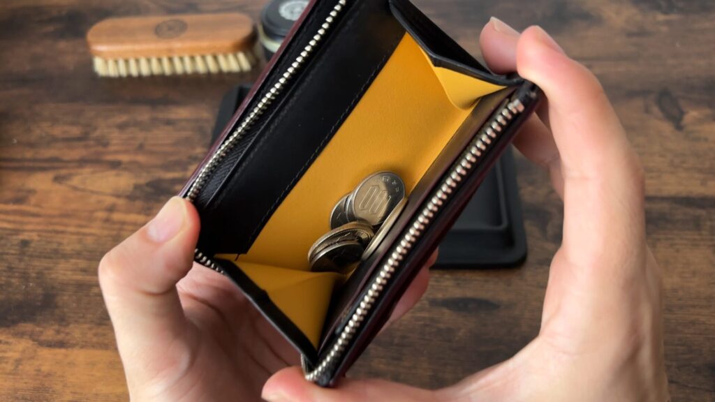 ガンゾ コードバンRC Lファスナー二つ折り財布の小銭入れ