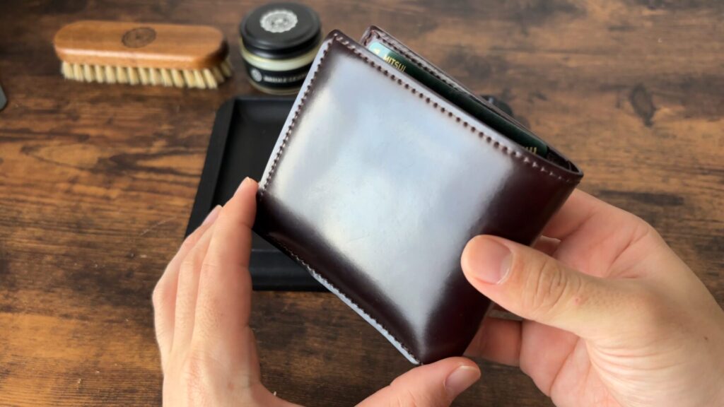 ガンゾ シェルコードバン2の二つ折り財布の外装の経年変化