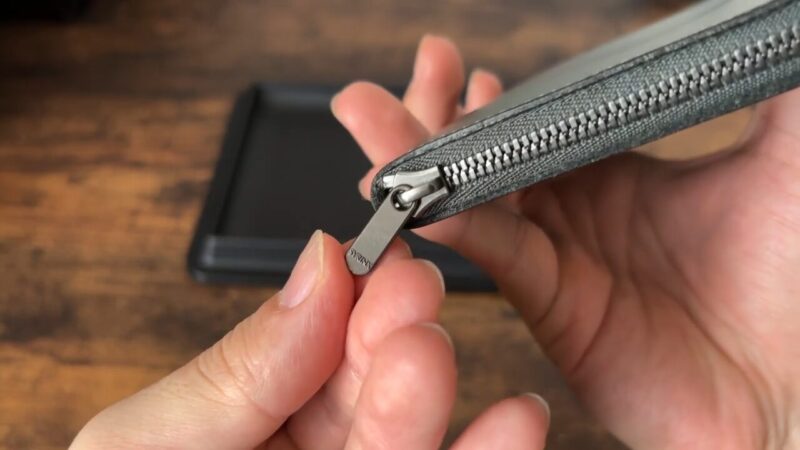 SYRINX（シュリンクス）Hitoe® L-zip L（ヒトエ エルジップ エル）のファスナー