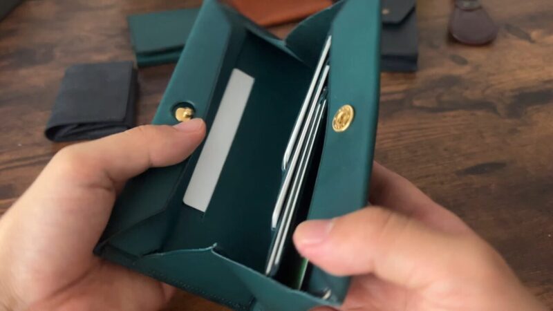 PLOWS(プラウズ)dritto 1(ドリット1)のカードポケット