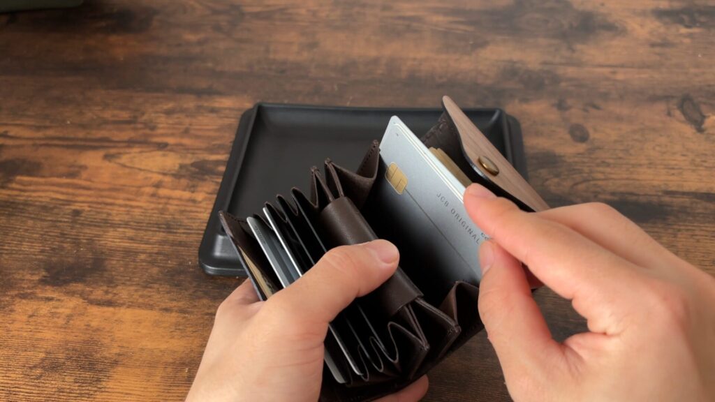 パルムウォレットの小銭入れ側のカードポケット