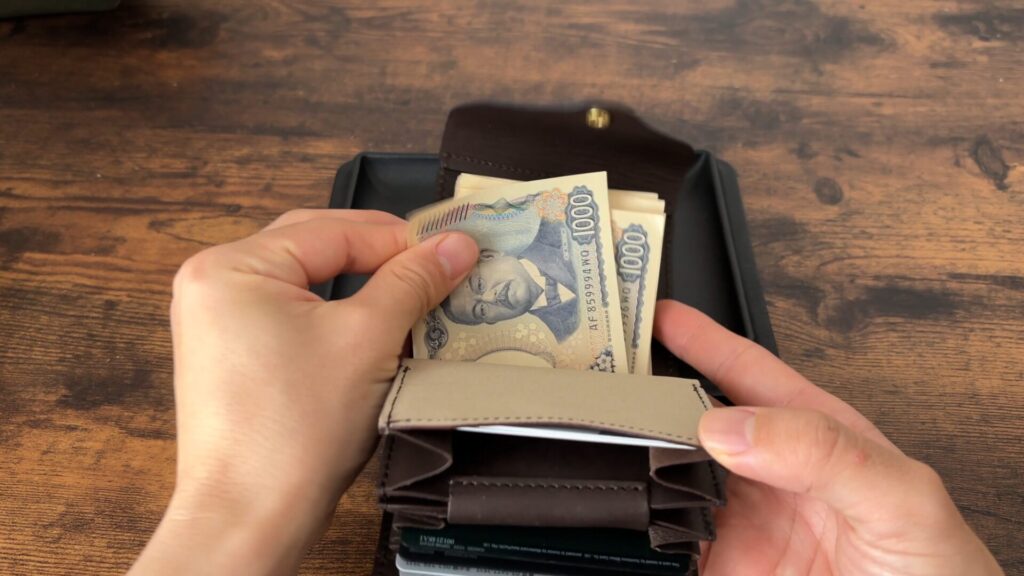 パルムウォレットの札の取り出し画像
