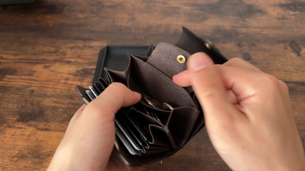 パルムウォレットの小銭入れの仕切り
