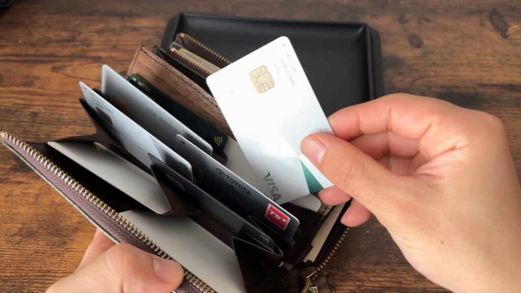 LジップウォレットNEの蛇腹カードポケット