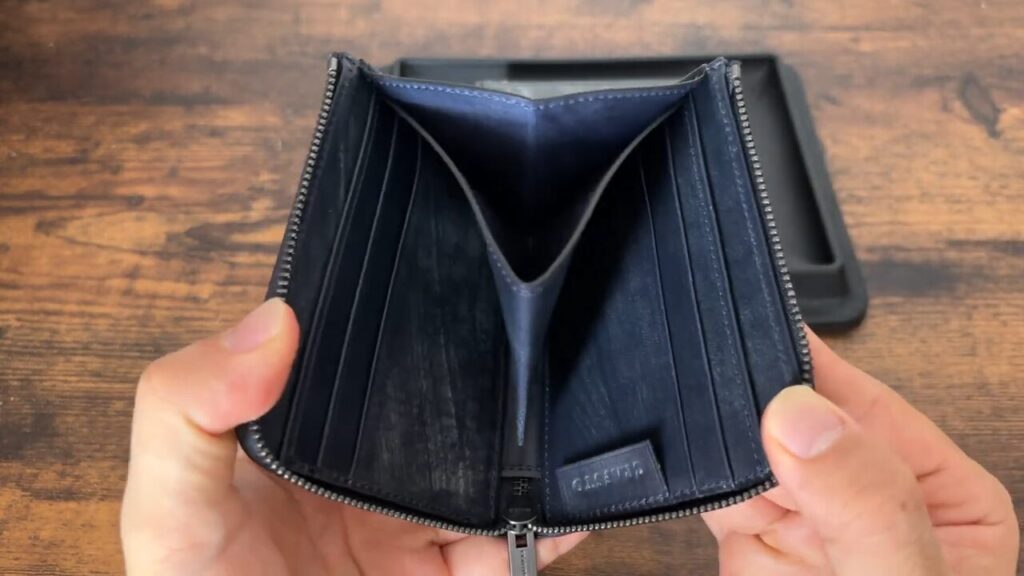 L字ファスナー財布のセミオーダー品の内装の画像