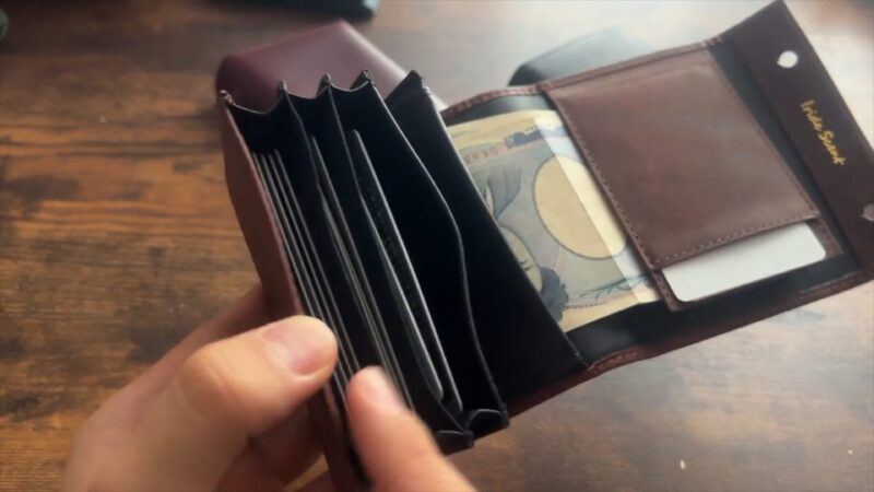 ミッレフォッリエ模倣品のカードポケット