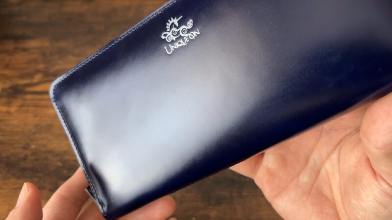 UNIQUEONラウンドファスナーの革質