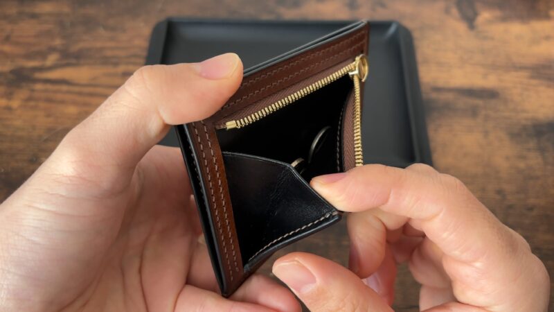 クレバレスコ　コンパクトマルチウォレットの小銭入れのマチ
