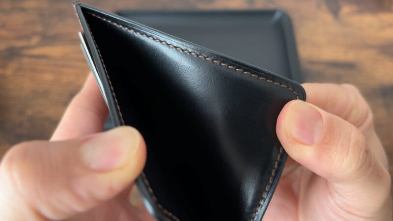クレバレスコ　コンパクトマルチウォレットの内装