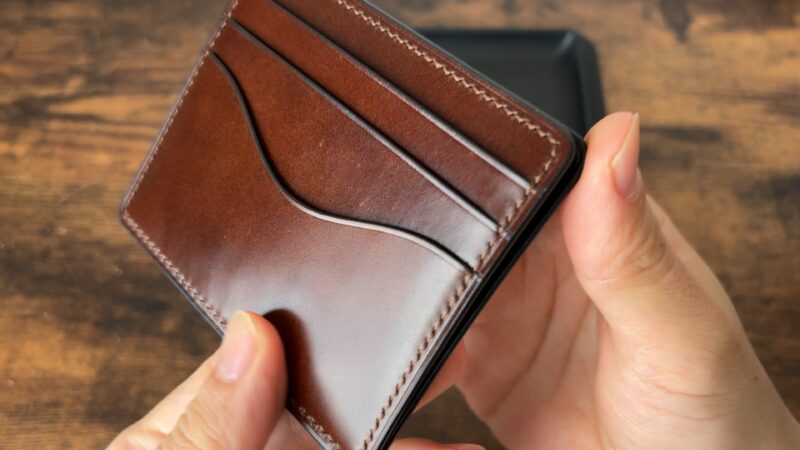 クレバレスコ　コンパクトマルチウォレットのカードポケット側の外観