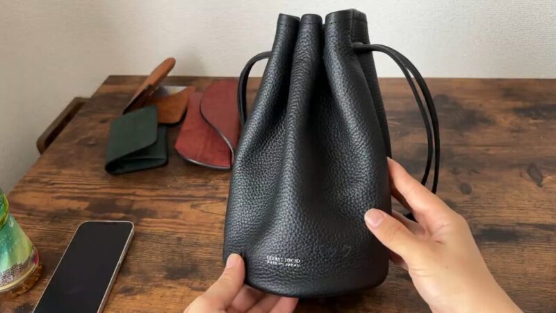 LIZARIE 巾着バッグの外装