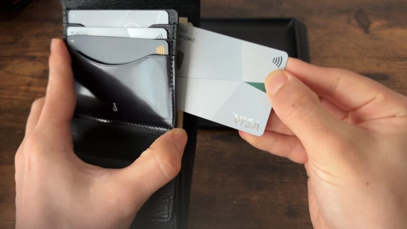 ETiAM(エティアム)Priorのカードスロットル裏のポケット