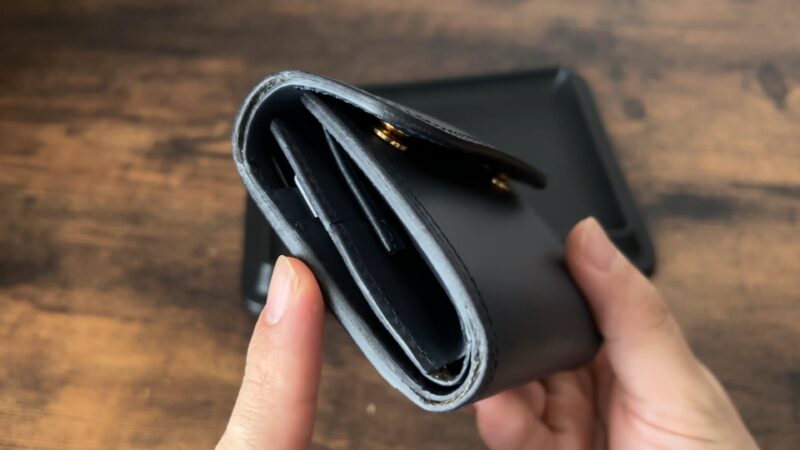 Wホック&Wステッチ ミニ財布(S)のコバ