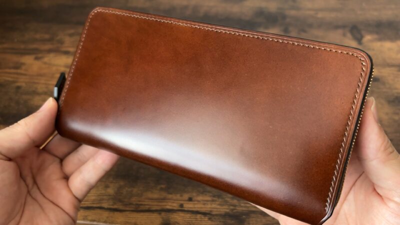 ラウンドジップ長財布の外観