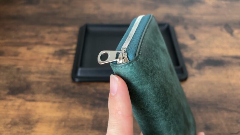 レンマ　エラスティコのファスナーの引き手