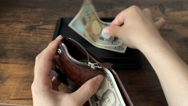 キャレ新進工房コードバンの小銭入れ